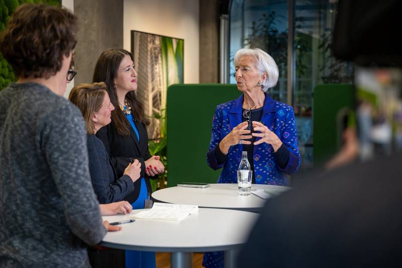 Natalia de Santiago con Christine Lagarde en el Banco Central Europeo